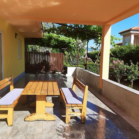 Cozy Apartments With Sea View Novi Vinodolski Esterno foto