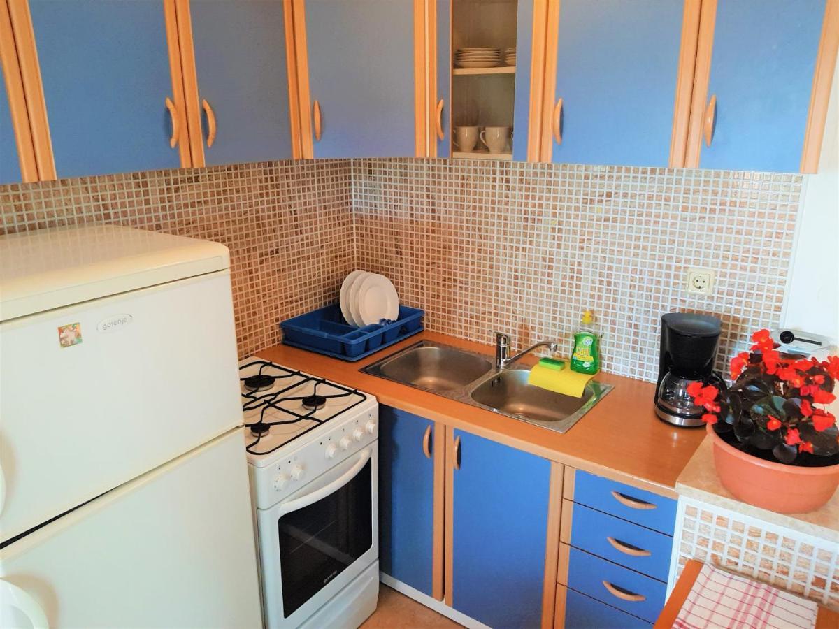Cozy Apartments With Sea View Novi Vinodolski Esterno foto