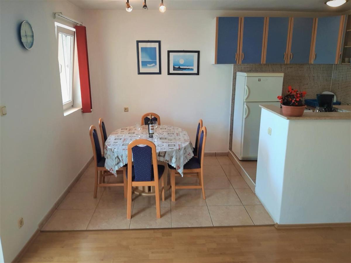 Cozy Apartments With Sea View Novi Vinodolski Esterno foto