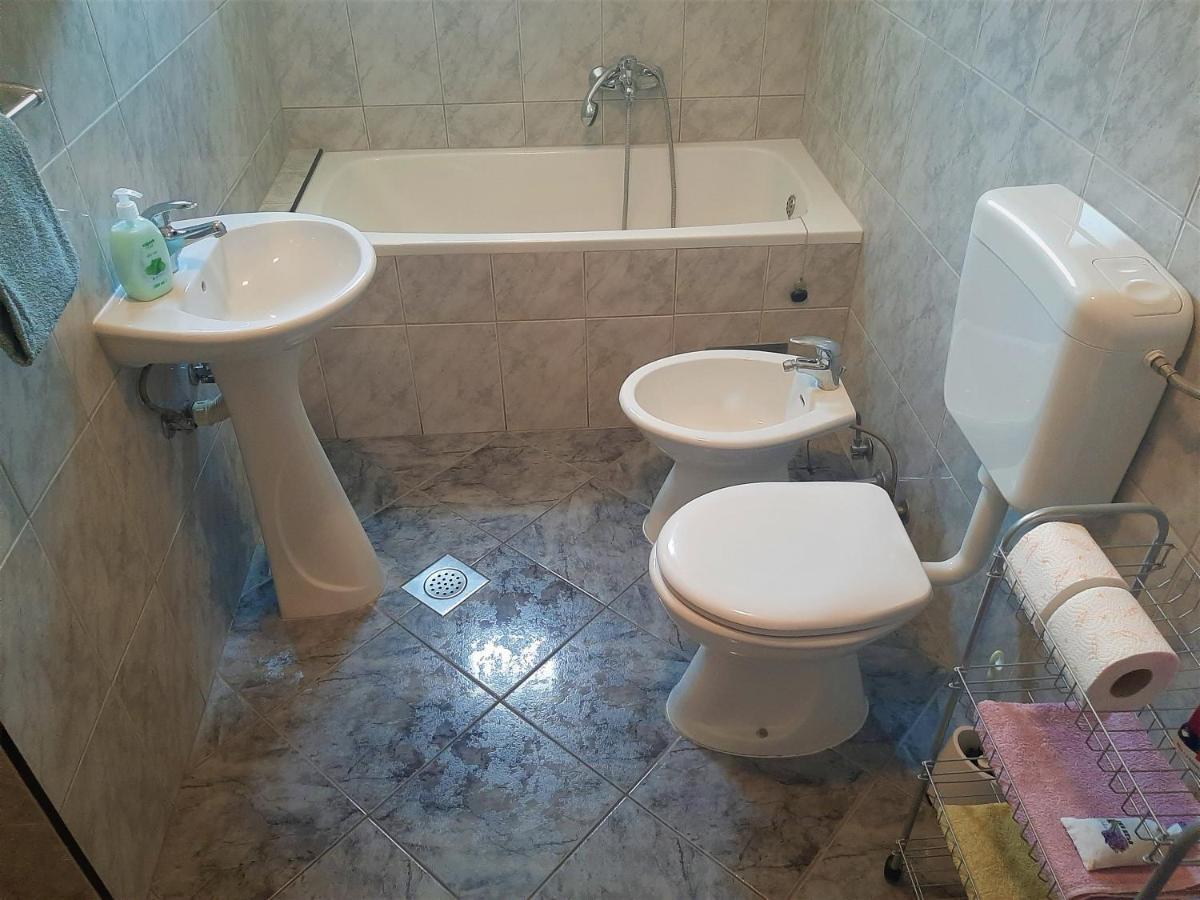 Cozy Apartments With Sea View Novi Vinodolski Esterno foto
