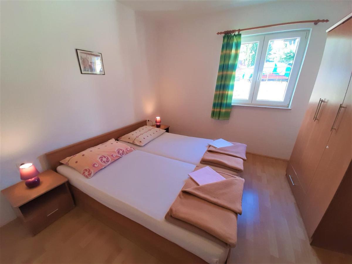Cozy Apartments With Sea View Novi Vinodolski Esterno foto
