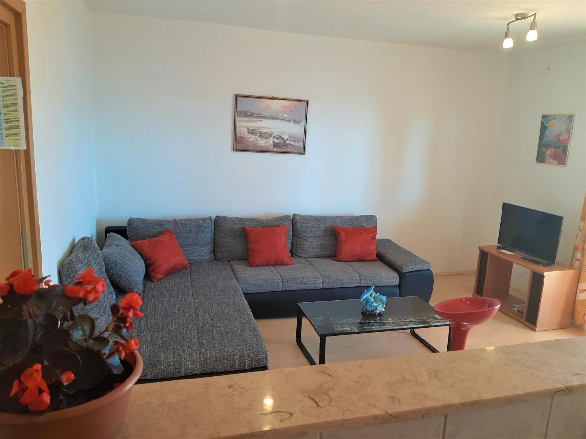 Cozy Apartments With Sea View Novi Vinodolski Esterno foto